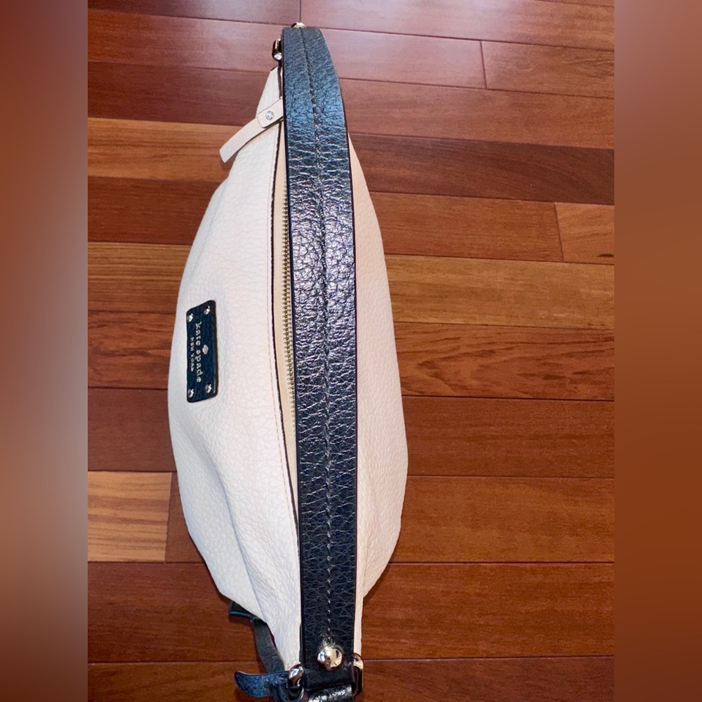 LOW START Kate Spade Two-Tone Pebbled Leather Hobo Bag. Great condition! - Picture 7 of 15
